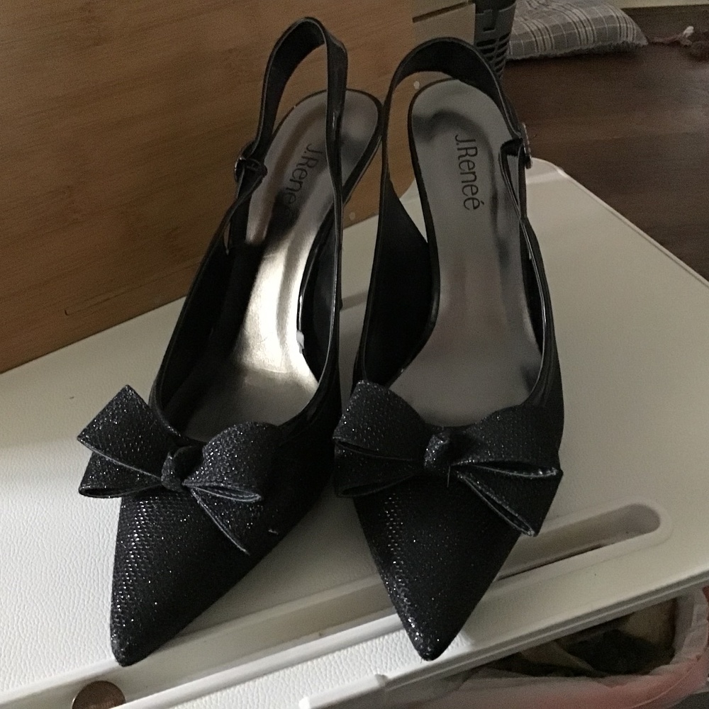 Never worn J. Renee heels